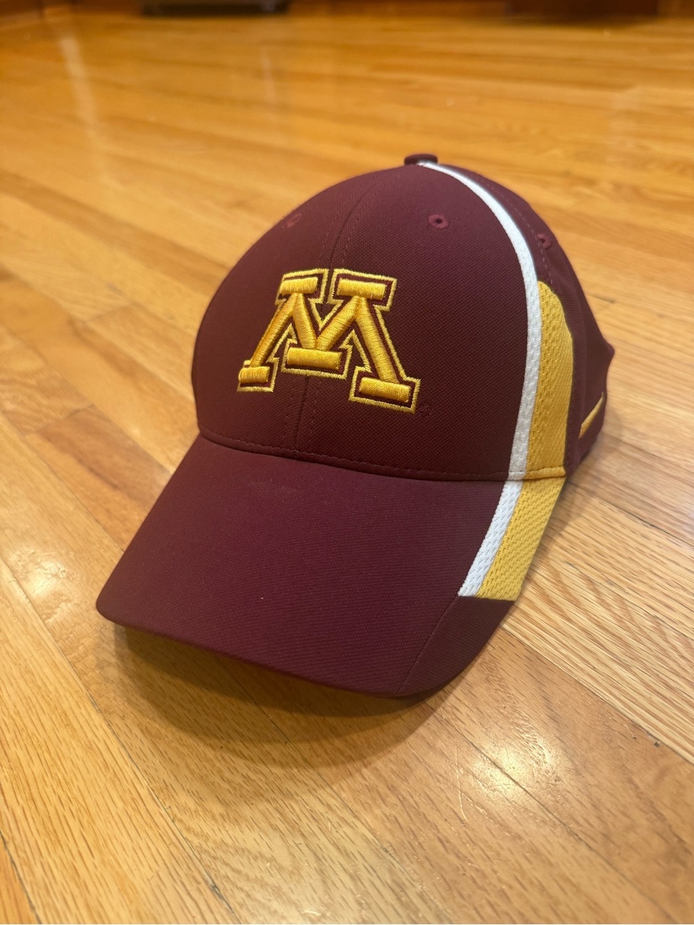 Minnesota Maroon and Gold Golden Gophers Athletic Nike Hat